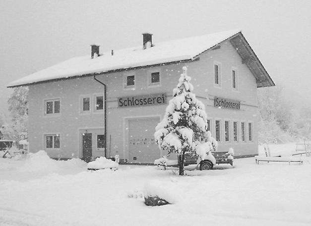 Winter Bild der Schlosserei in Kiefersfelden - "An der Steinsäge" 2 - Tel 08033 308 656